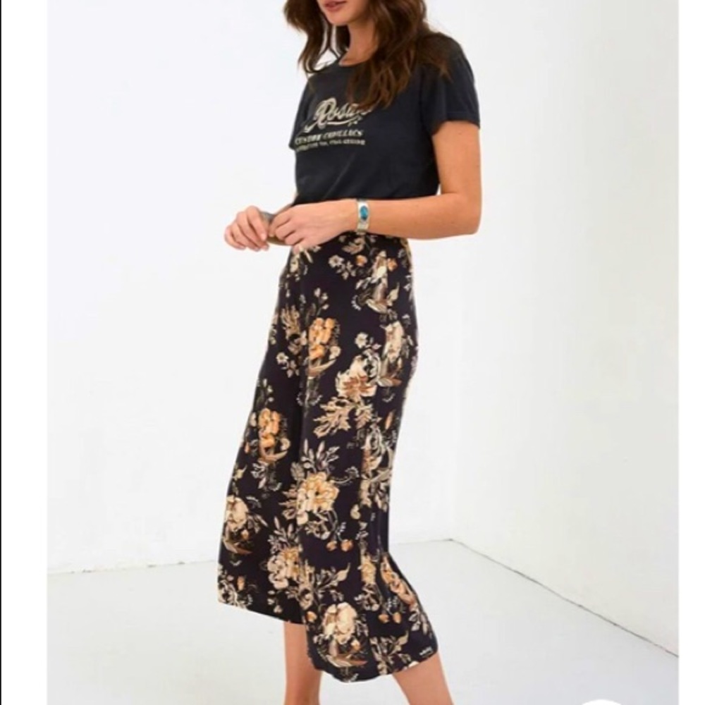 New! Spell Rosa Fitted Crop Pants